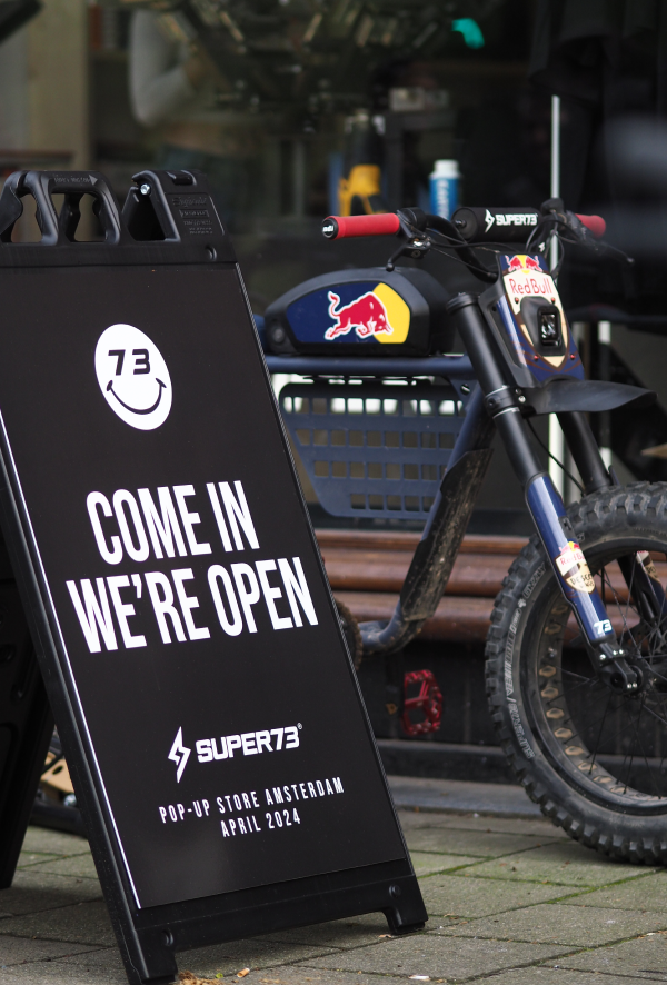 APR 3 26 POP UP STORE AMSTERDAM DE PIJP